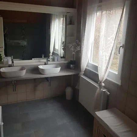 Ferienhaeuser Rhoen - Haus Natalie & Haus Helene 度假居 Hausen