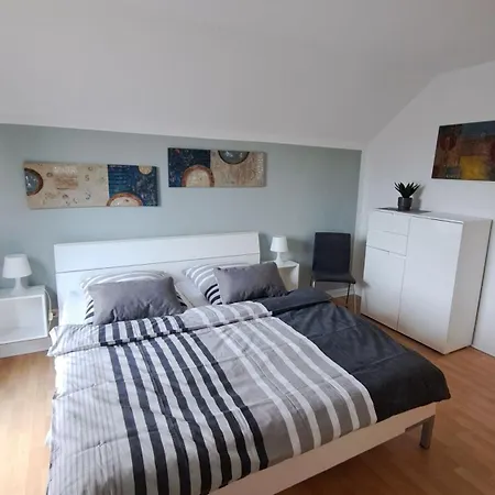 Ferienhaeuser Rhoen - Haus Natalie & Haus Helene 度假居