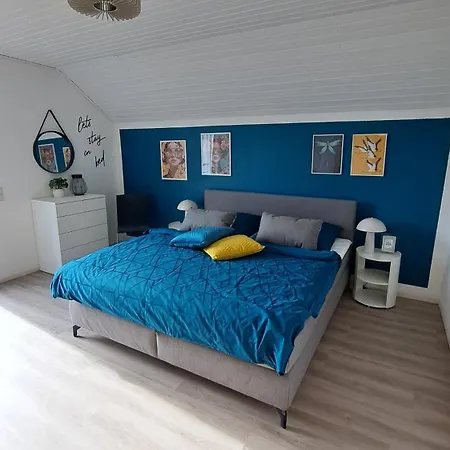 Ferienhaeuser Rhoen - Haus Natalie & Haus Helene 度假居 *